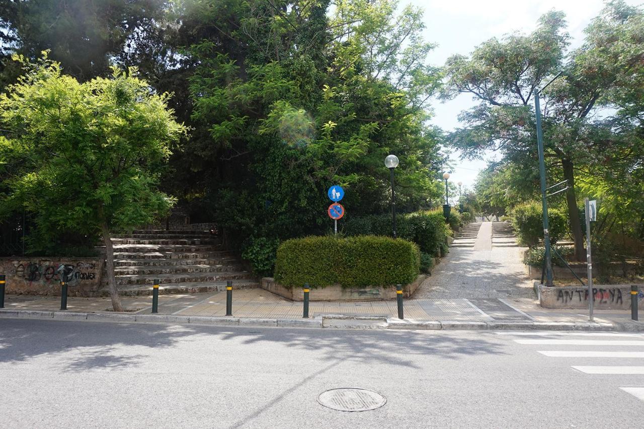 Independent Entrance Apt - 130M2 - Garden - Private Parking Apartment Athens Ngoại thất bức ảnh